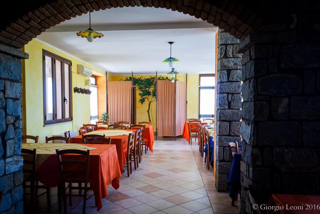 Agriturismo Le Vigne Ducali Mandas ภายนอก รูปภาพ